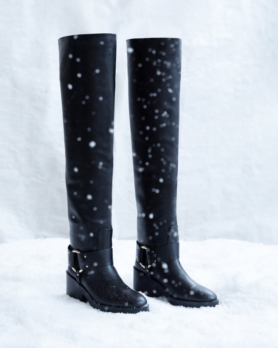 hmqatar's tweet photo. The higher boot, the better. At least when keeping your legs warm in the chicest way.  #HM
بوت مبهر يمنحك الأناقة والدفء في موسم الشتاء. #HM https://t.co/CE8oDk0IjT