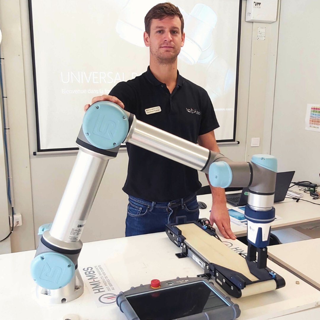 Nous proposons trois types de #formations certifiées Universal Robots, afin de maximiser le potentiel de vos cobots en #développant de nouvelles applications d’automatisation plus complexes. 

👉 Si vous avez des questions ou des projets de #formation, contactez-nous.