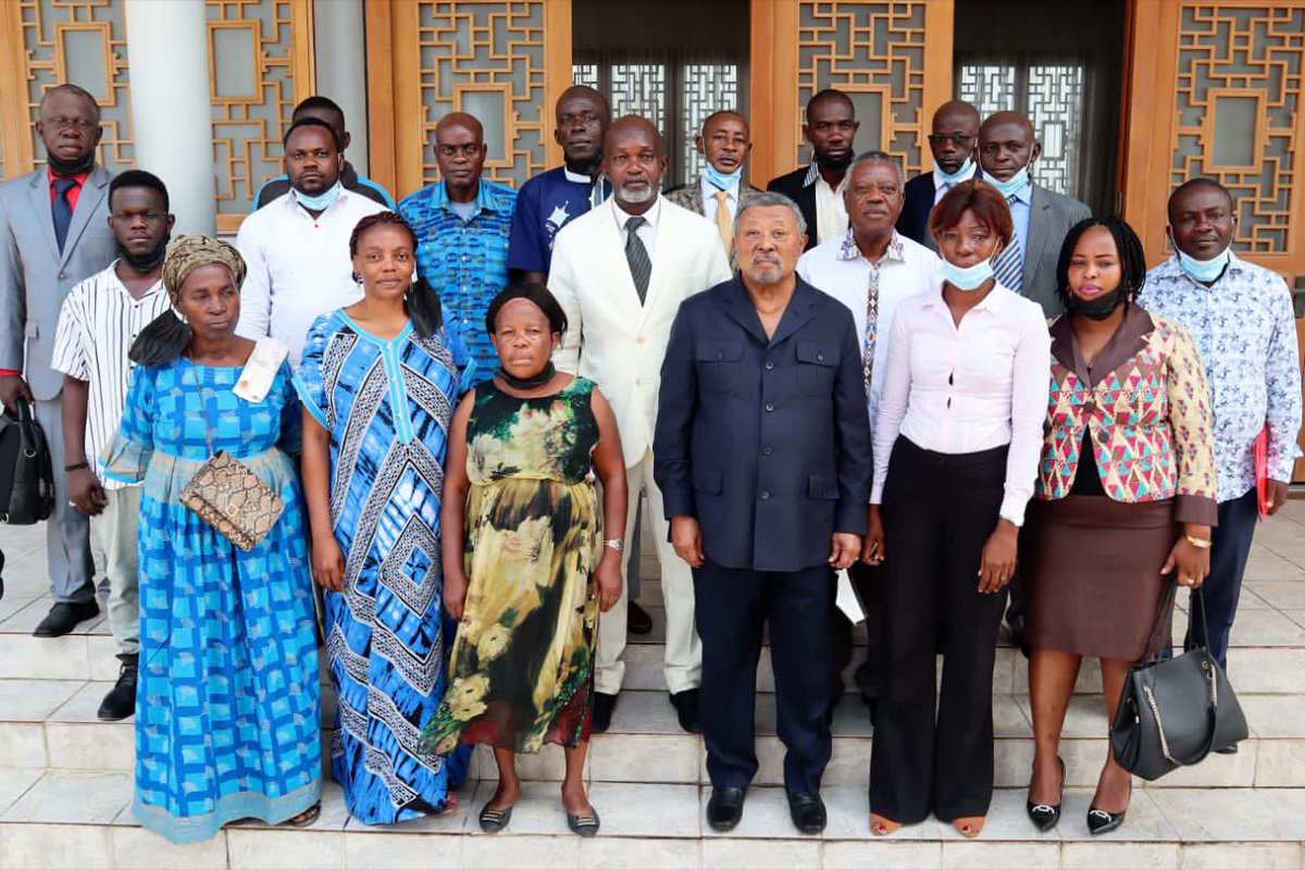 Des compatriotes de la communauté Métié m'ont rendu une visite au terme de laquelle ils ont particulièrement relevé les atteintes à la cohésion nationale, qui sapent l'hospitalité légendaire gabonaise accordée aux ressortissants immigrés.

J'ai tenu à les rassurer.