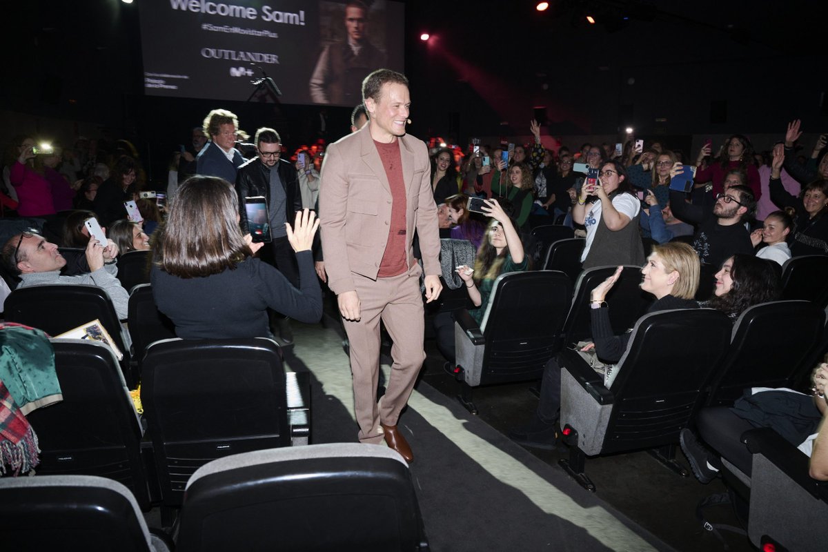 culturaencadena's tweet photo. 🔴🤩 #SamHeughan en #Madrid, #Evento @MovistarPlus 

🤳Así fue el encuentro del protagonista de #Outlander y #MenInKilts con los #fans 

📺📸¡ #INFO ➕ #FOTOS ! ➡️https://t.co/ZpCULpJs3d

#SamEnMovistarPlus #Series #Movistar #SamHeughanEH #Suspect #CazaAlCulpable @MovistarSeries https://t.co/3INgdnDvdb