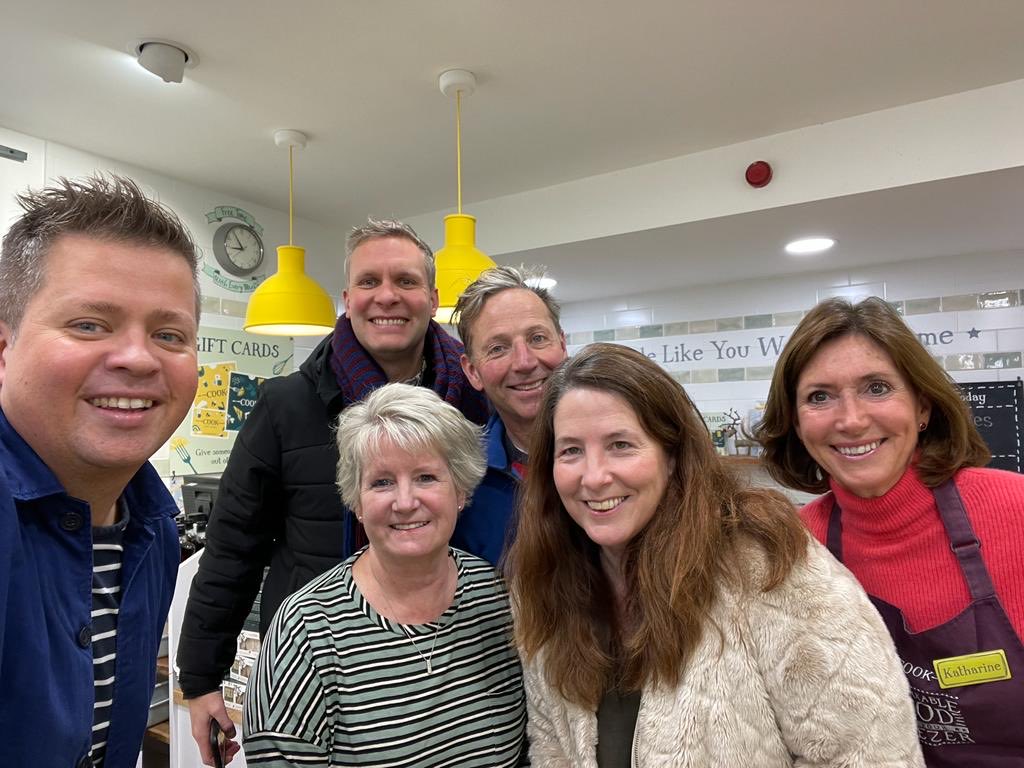 Who says the high street is dying?!? Business is all about people and the shop teams ⁦⁦<a href="/theCOOKkitchen/">COOK</a>⁩ are smashing it with warm hospitality, great service &amp; community connection  👏 🙌 .  Good food really does bring people together.