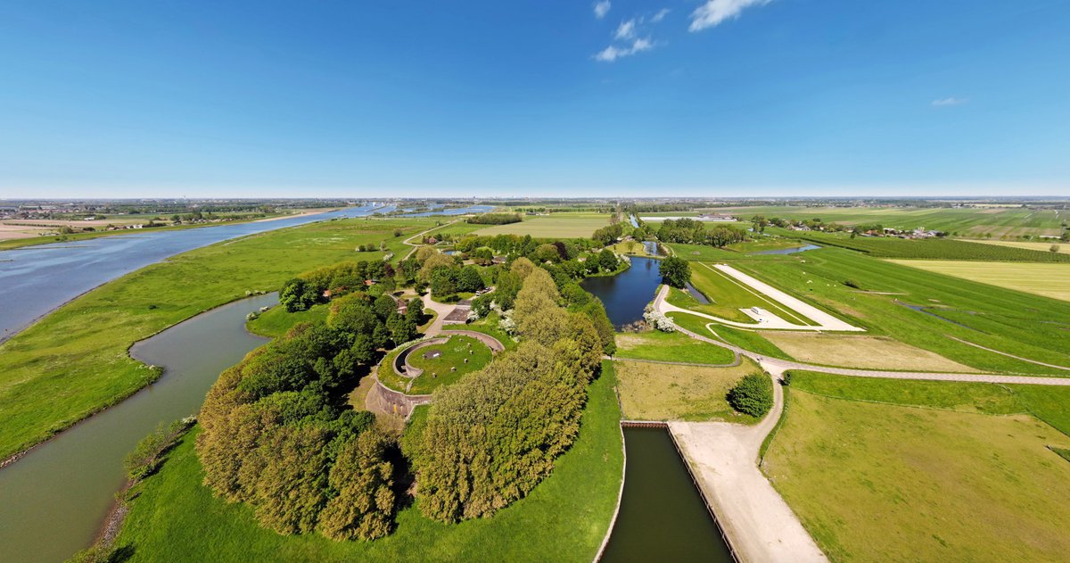 De restauratie op Fort Honswijk is net klaar en verduurzamingsmaatregelen zijn eind deze maand afgerond. De <a href="/ProvUtrecht/">Provincie Utrecht</a>, Het Rijk en de <a href="/gemHouten/">Gemeente Houten</a> hebben geïnvesteerd in dit stukje werelderfgoed, dat een parel is in een historisch, levendig, duurzaam en groen waterliniegebied!
