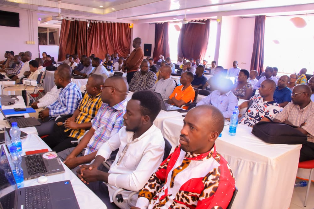 msp_burundi's tweet photo. Clôture ce 15 Décembre 2022 d'1 atelier de formation de 4 jours sur les nouvelles fonctionnalités et tableaux de bord d'#Openclinic organisé par le Programme de Gestion Informatique du Secteur de Santé #PROGISSA à l'intention des prestataires de soins des hôpitaux informatisés. https://t.co/d5QCrbZSwq