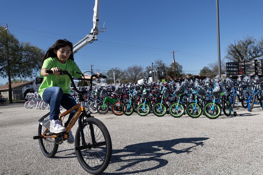 CompassionNET1's tweet photo. Electric contractor gives all 160 students at elementary school new bikes https://t.co/12JWiXKs05 A social media post about Forbes ES bike rodeo caught the attention of Greenstone Electric’s owners. Only 3 students participated in the event &amp; had to share a bike. #compassionateSA https://t.co/MSr91GQw73