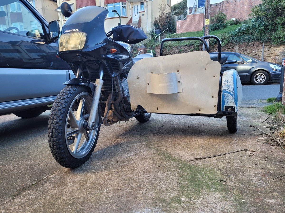 Slowly evolving....awaiting delivery of some bottom yokes so I can get the leading links fitted.
#bitontheside