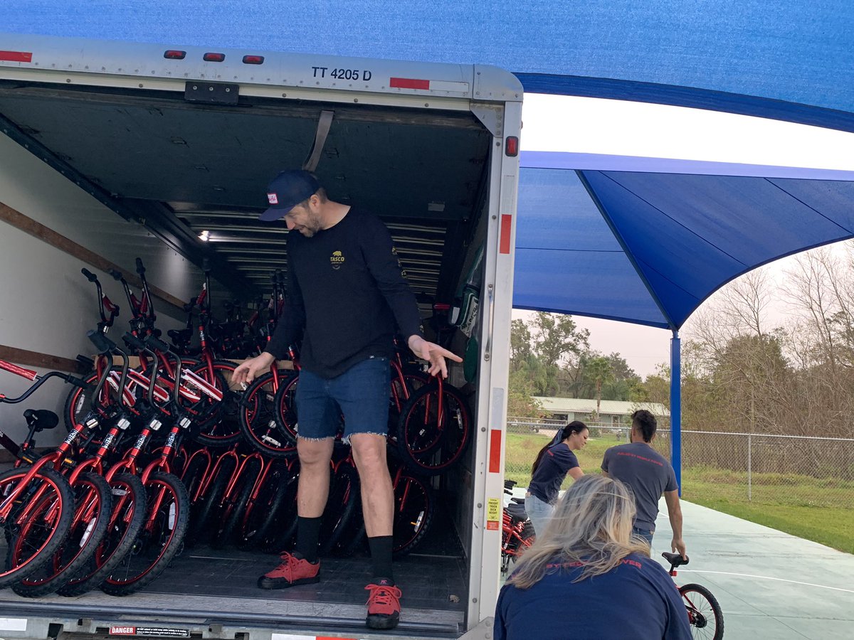 .<a href="/CANdAid/">Can'd Aid</a> is donating 85 bikes to first graders at Riverview Elementary at 8:30! The nonprofit partnered with locals, raised money and built the bikes. I’ll have more with the people who donated the bikes at 8:30 on <a href="/FOX13News/">FOX 13 Tampa Bay</a>