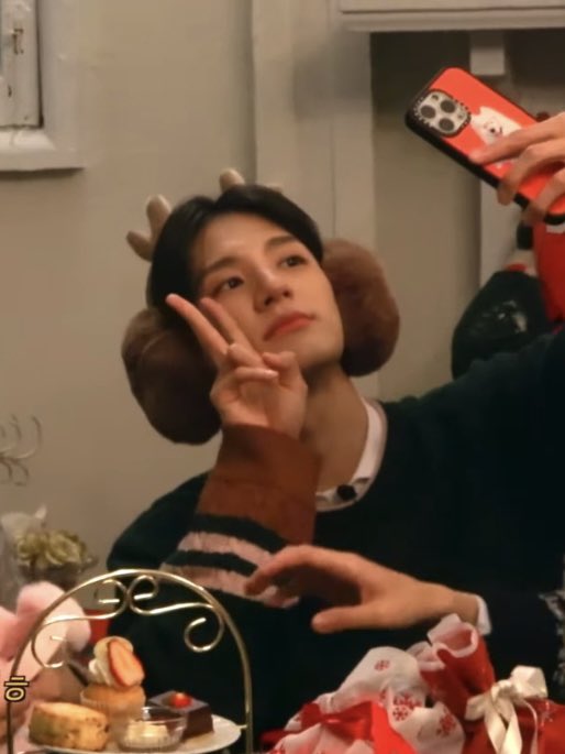 JENO WITH EARMUFFS 😭
