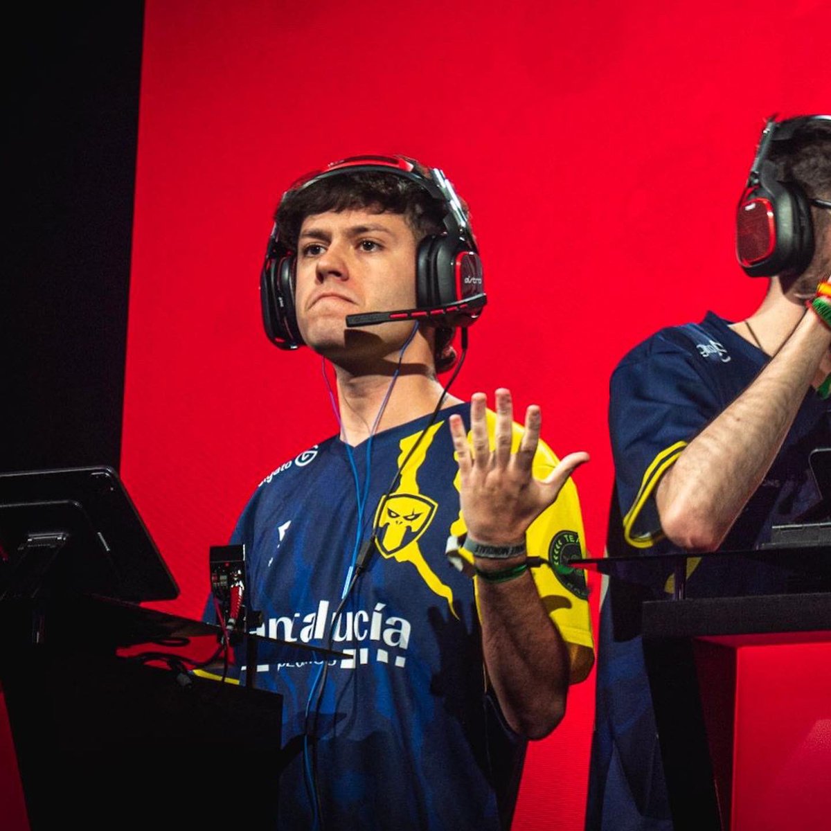 AleSSJ (@alessjgod) on Twitter photo I am still under contract with <a href="/TeamQuesoGG/">Team Queso</a> but they allowed me to listen to offers for 2023.
Some achievements :
Qualified for 7/7 Monthly Finals 2022
Qualified for MSI 2022
Top5-8 Worlds 2022
Contact via DM📥
Likes and retweets appreciated❤️ I am still under contract with <a href="/TeamQuesoGG/">Team Queso</a> but they allowed me to listen to offers for 2023.
Some achievements :
Qualified for 7/7 Monthly Finals 2022
Qualified for MSI 2022
Top5-8 Worlds 2022
Contact via DM📥
Likes and retweets appreciated❤️