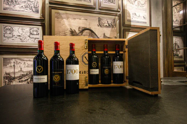 VClubwine's tweet photo. VClub Launches Private Cellar Collection to create a unique Wine centric experience. It gives our customers access to special vintages, verticals, large format bottles and Collectors Wooden Boxes. 

#vclubwine #vergelegen #vergelegenwine #southafricawine #v1700 https://t.co/NABf1ufewU