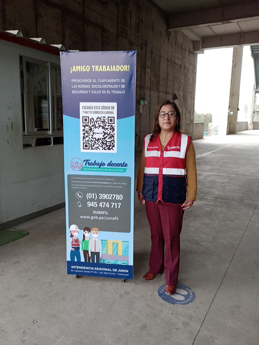 SunafilPeru's tweet photo. 📍 En #Junín, como parte de la estrategia de difusión de los canales de atención y denuncia laboral de la #Sunafil🔎, se gestionó la colocación de nuestro cartel y 𝘵𝘰́𝘵𝘦𝘮 informativo #Infochamba🪧 en las instalaciones de la @UContinental y @OpenPlazaPeru. 
🤝 🛡 💯 https://t.co/nz9gfyEZ4L