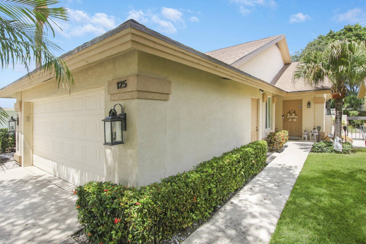 HeyItsDana2's tweet photo. 125 Sand Pine DR, Jupiter, FL 33477

BEACH HOME ON THE MARKET with income opportunity! Bring all offers.

 ***

Take a look at this immaculate beach home and schedule your private tour today with me: https://t.co/BCQKq4P3aM 

***
LPT Reatly https://t.co/lLXRqlJjNI
