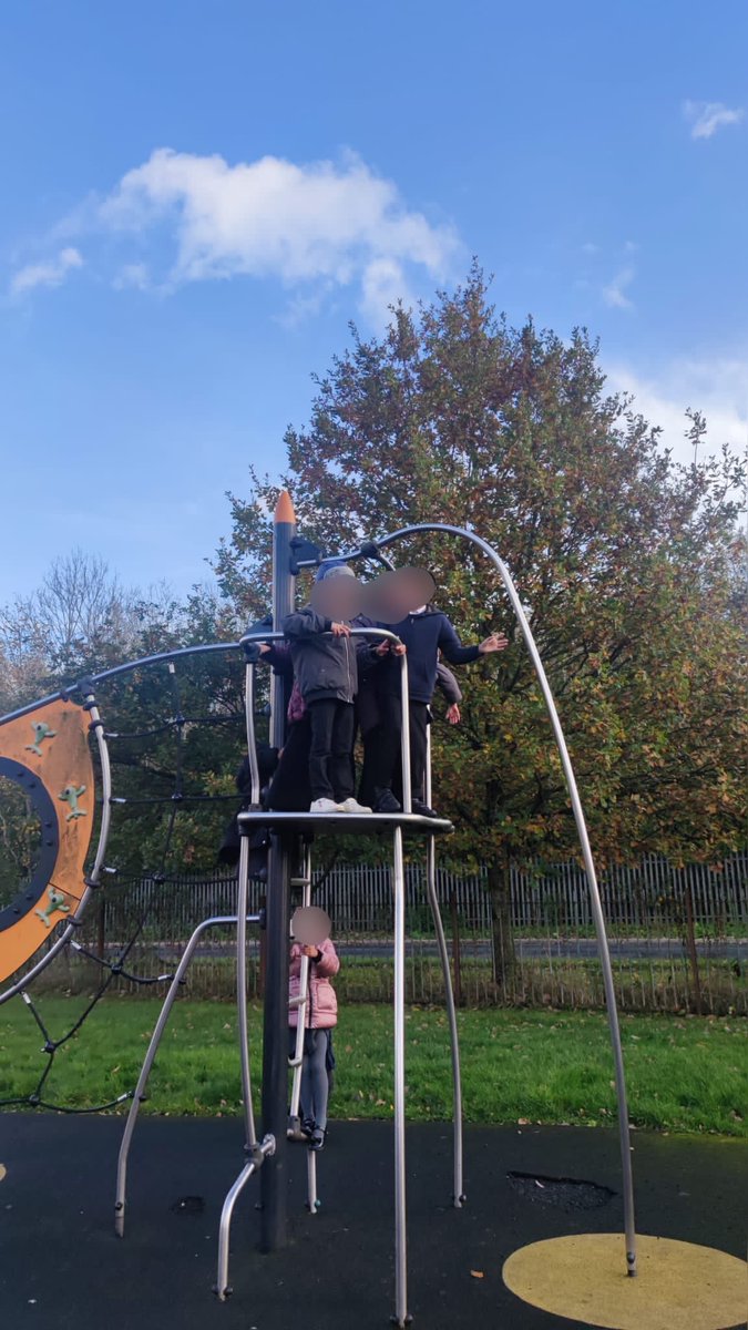 ikhlaasPrimary's tweet photo. Here’s hoping we can keep our Twitter as active as this last half term has been! 🙌🏽

November began with autumnal walks to the park and library; where Years 1-3 took part in a workshop that left us all eager to read more and learn more! https://t.co/fCKrEV8dew