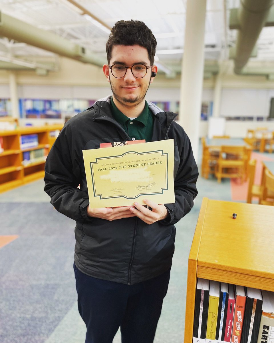 arabialibrary's tweet photo. Super proud and impressed by senior student V. He was our top reader this semester—137 books! 📚📚📚 https://t.co/Gb3u4as7RF