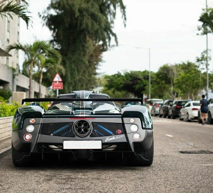 ModelsPagani's tweet photo. PAGANI Zonda Venti 76101

It's one off Zonda, and the dark green and gold accents are nice.

#pagani #zondaventi #paganizondaventi #no101 https://t.co/usGmEKWZlh