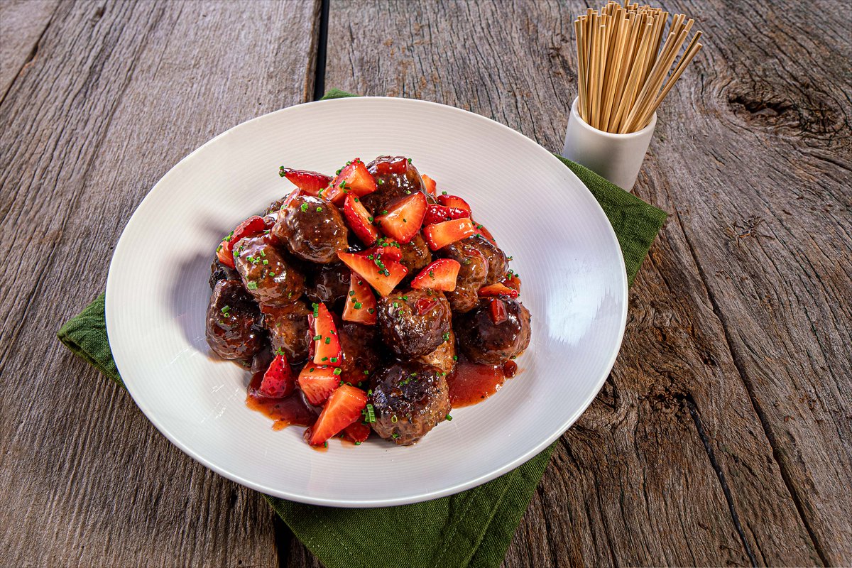 freshfromFL's tweet photo. Florida Strawberry and Sweet Chili Meatballs belong on your holiday table. https://t.co/A7GOnTei9a

#freshfromflorida #floridaagriculture #floridastrawberries #strawberryrecipe #meatballs #meatballrecipe #holidayrecipe #christmasrecipe https://t.co/INtDEJxd1k