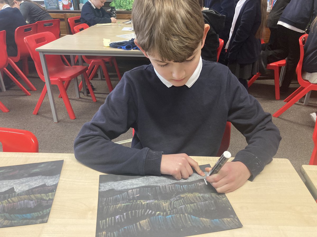 Primary 4 have been enjoying creating beautiful, wintery pictures of the Northern Lights using chalk and chalk pens.<a href="/MissMorrisCPS/">Primary6B</a>, <a href="/MrsFletcherCPS/">Primary 4A</a>