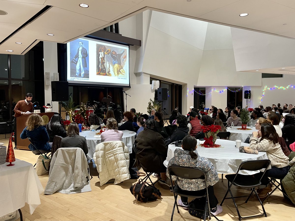 WellesleySpan's tweet photo. Espléndida celebración de las Parrandas anoche @Wellesley, con música, baile, comida y una entretenida presentación del profesor Arraiza sobre la tradición. De nuevo, magnífica la organización de Mared Alicea-Westort y su equipo. ¡Gracias! https://t.co/xrW6JpLiYx