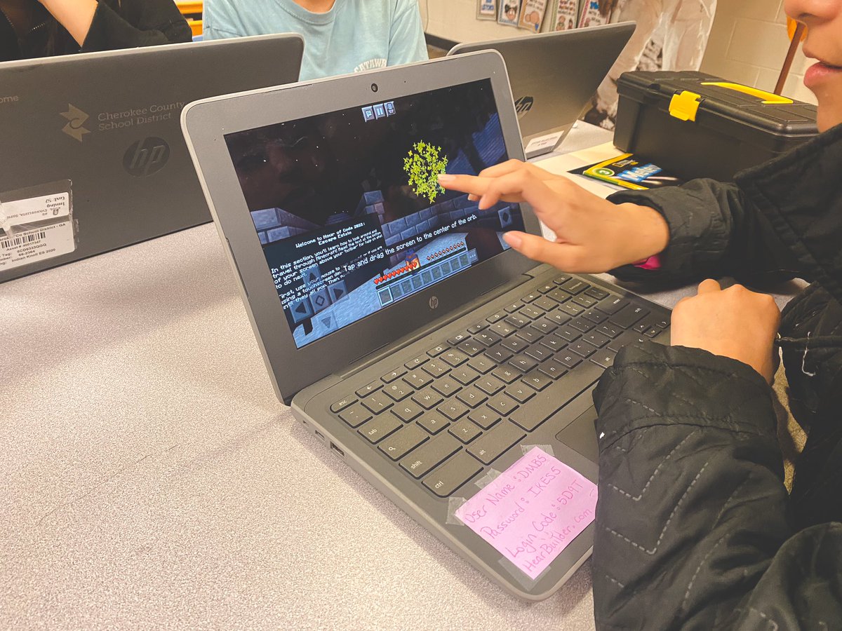 We are having a blast learning the NEW @MicrosoftEDU @PlayCraftLearn Hour Of Code Escape Estate with @librarylew! @ITSCCSD #ccsdconnectED23 #hourofcode @IndianKnollES