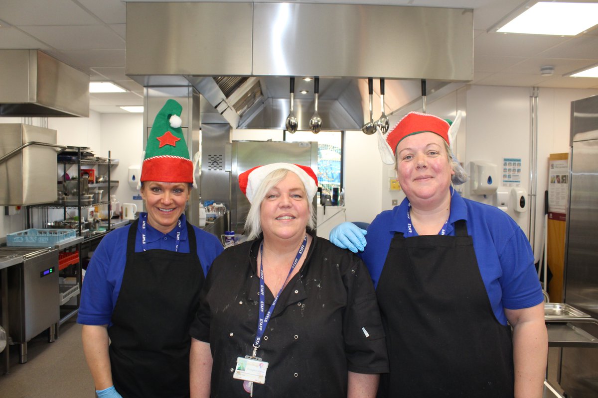 prospecthouse's tweet image. A week of &apos;Firsts&apos; for Prospect House!
Our first school disco, our first #Winter assembly that parents and carers have been able to attend and our first #Christmas dinner prepared by our wonderful catering team!
🎄🕺🍽️
#CreateAndCommunicate #CRCArticle31 #HolidaysAreComing