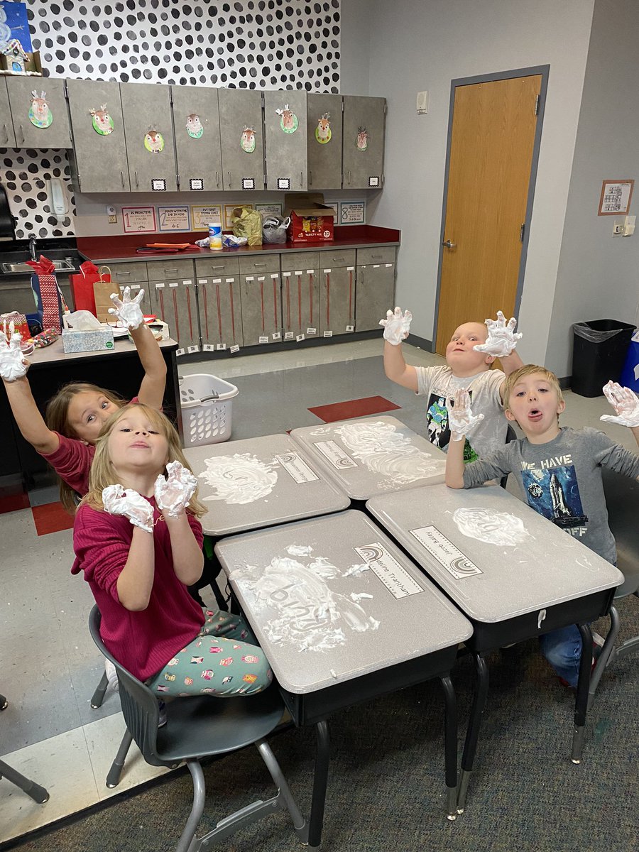 mrspruittfirst's tweet image. Shaving cream spelling test to lean into the craziness of December :) @MillsRiverSch #heretofly