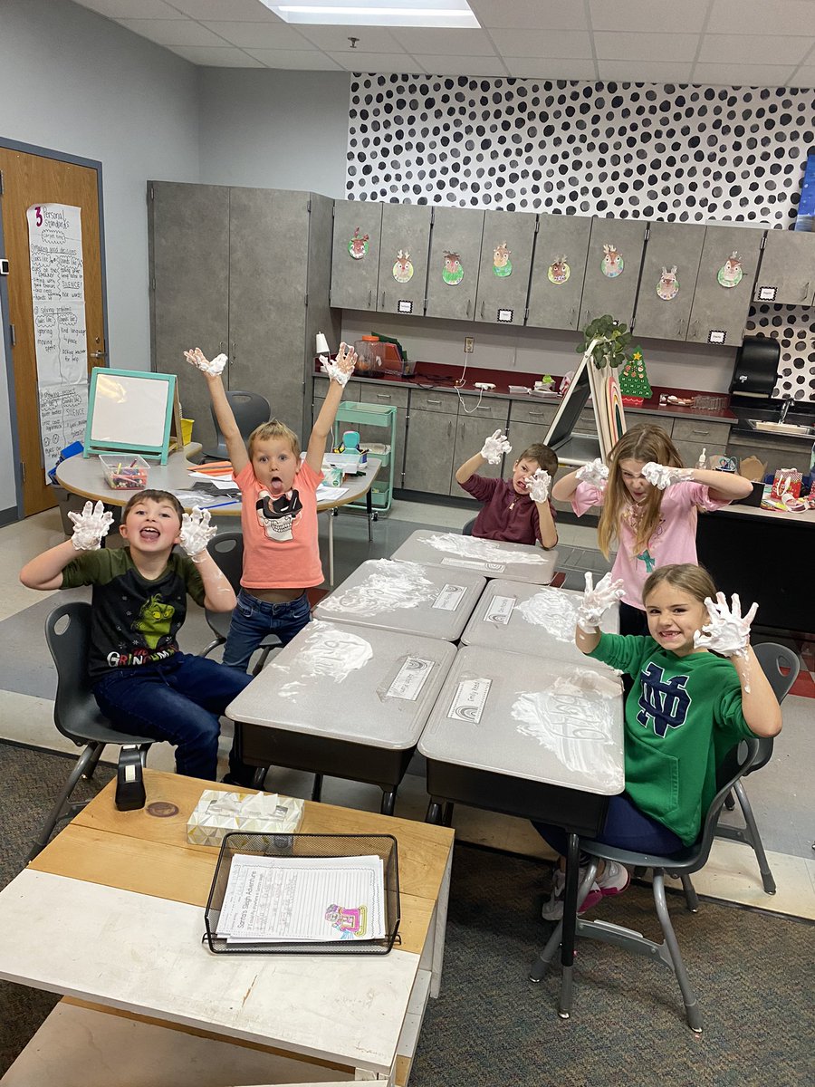 mrspruittfirst's tweet image. Shaving cream spelling test to lean into the craziness of December :) @MillsRiverSch #heretofly