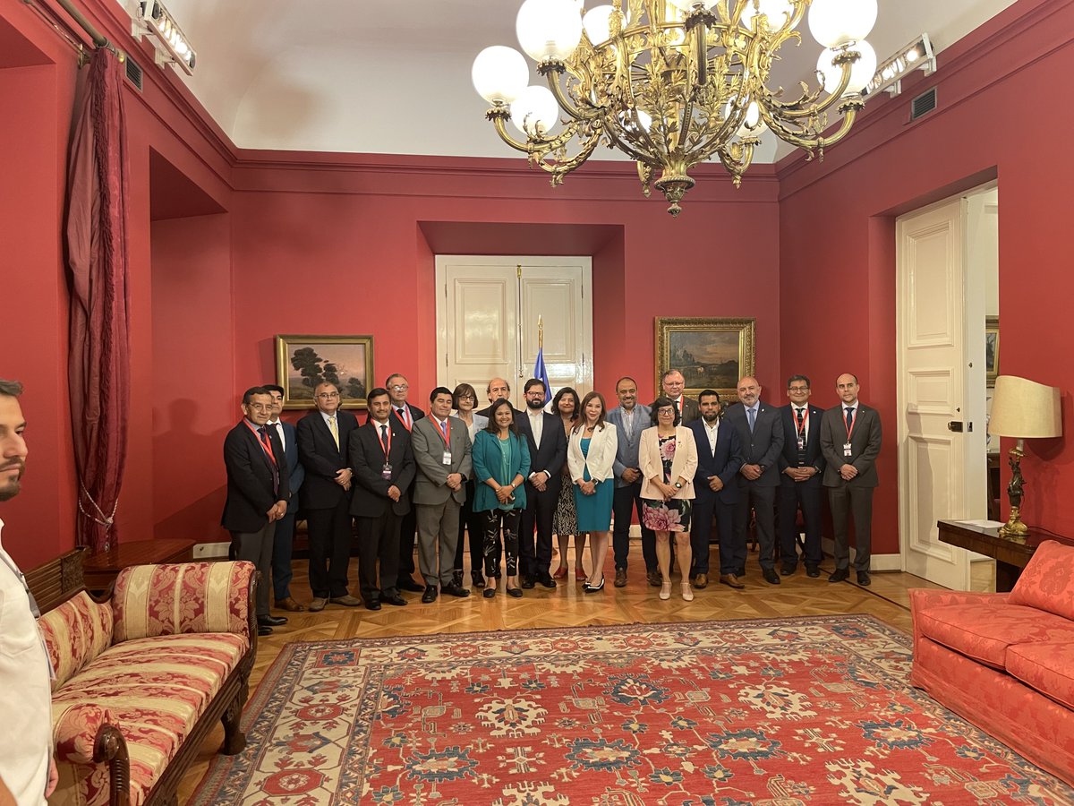 uestatales's tweet photo. Rectoras y rectores de las #UesPúblicas se reúnen a esta hora con el presidente de la República, Gabriel Boric @gabrielboric y el ministro de Educación, Marco Antonio Ávila @ProfMarcoAvila

@Mineduc @ocorralesj https://t.co/1bHqQx9EsO