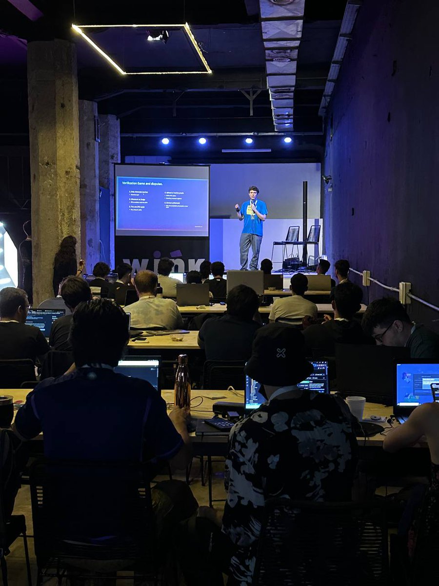 ¡Seguimos aprendiendo!

<a href="/carlofragni/">Carlo Fragni 🐧🐝</a> brindando el Workshop de Cartesi para los participantes de #KingOfDevs.

¡Gracias <a href="/cartesiproject/">Cartesi</a> por acompañarnos y ser Main Sponsor de nuestro primer hackathon web3!