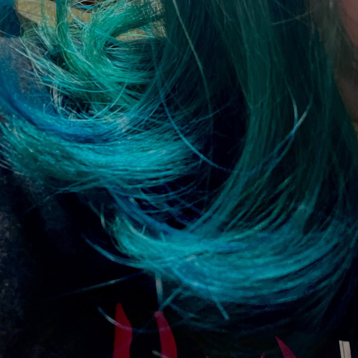 pchie's tweet image. 今日は髪の毛を濃いペパーミントグリーンにして来たナリ☆