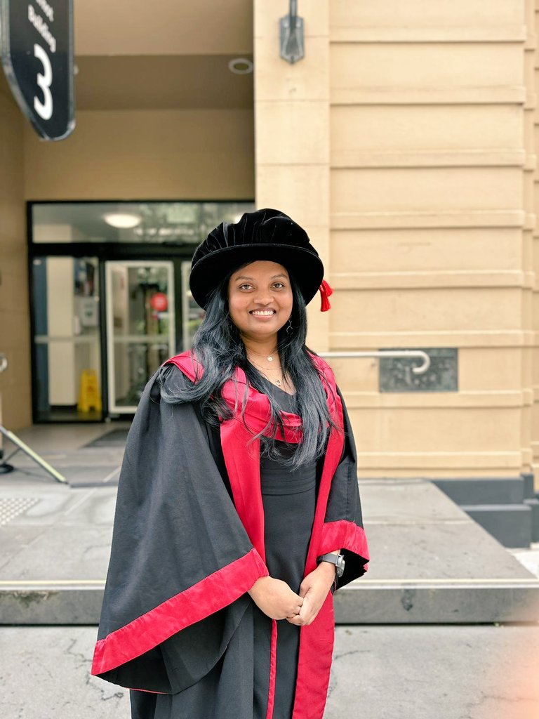 piyumi_RMIT's tweet photo. Guess I can call myself a "doctor" now 👩‍🎓👩‍🔬
Couldn't have done this without the best supervisors @VBansalRMIT and @DrRajeshRMIT 
#graduation2022 #rmitgrad22
#phdlife
Came out with a PhD and friends for life! 
#4muskiteers
@dancing_toxico @Oshadie_RMIT @MahasivamS https://t.co/r6ZM52qqvW