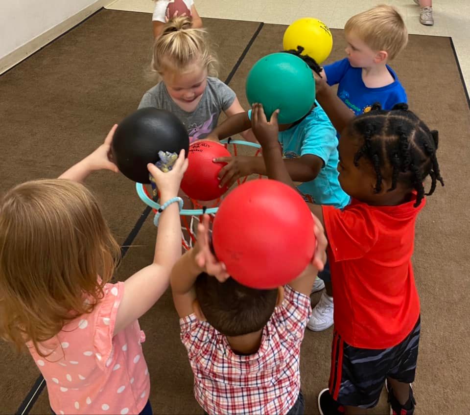 Jump_Bunch's tweet photo. Each week is a SLAM DUNK!🏀
Our classes make the perfect Alley-Oop when teaching your child the motor skills that will last a lifetime. Plus with over 70 different activities, no 2 classes are the same!
Dribble over to https://t.co/z6wHD4L38b to find a class near you! https://t.co/oRJQ85lZ09