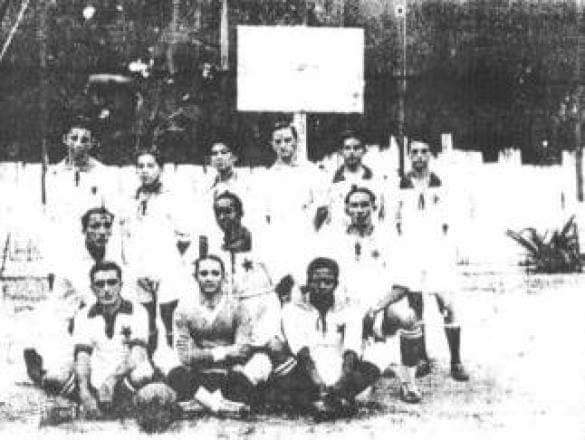 TuneldoTempoNFC's tweet photo. SÉRIE “#TÍTULOSESTADUAIS”
🏆🏆🏆🏆🏆🏆🏆🏆 8º TÍTULO AMAZONENSE (1933)
De 1923 a 1933 o Nacional sofreu seu maior jejum de títulos na história.
Time-base:
#PraxítelesAntony #Djalma #Basquete #Guimarães #OtílioFarias #Horácio
#Santana #Onety #Barrote #RenneMonteiro #Tobias
🔽 https://t.co/4K2BXJnpIy