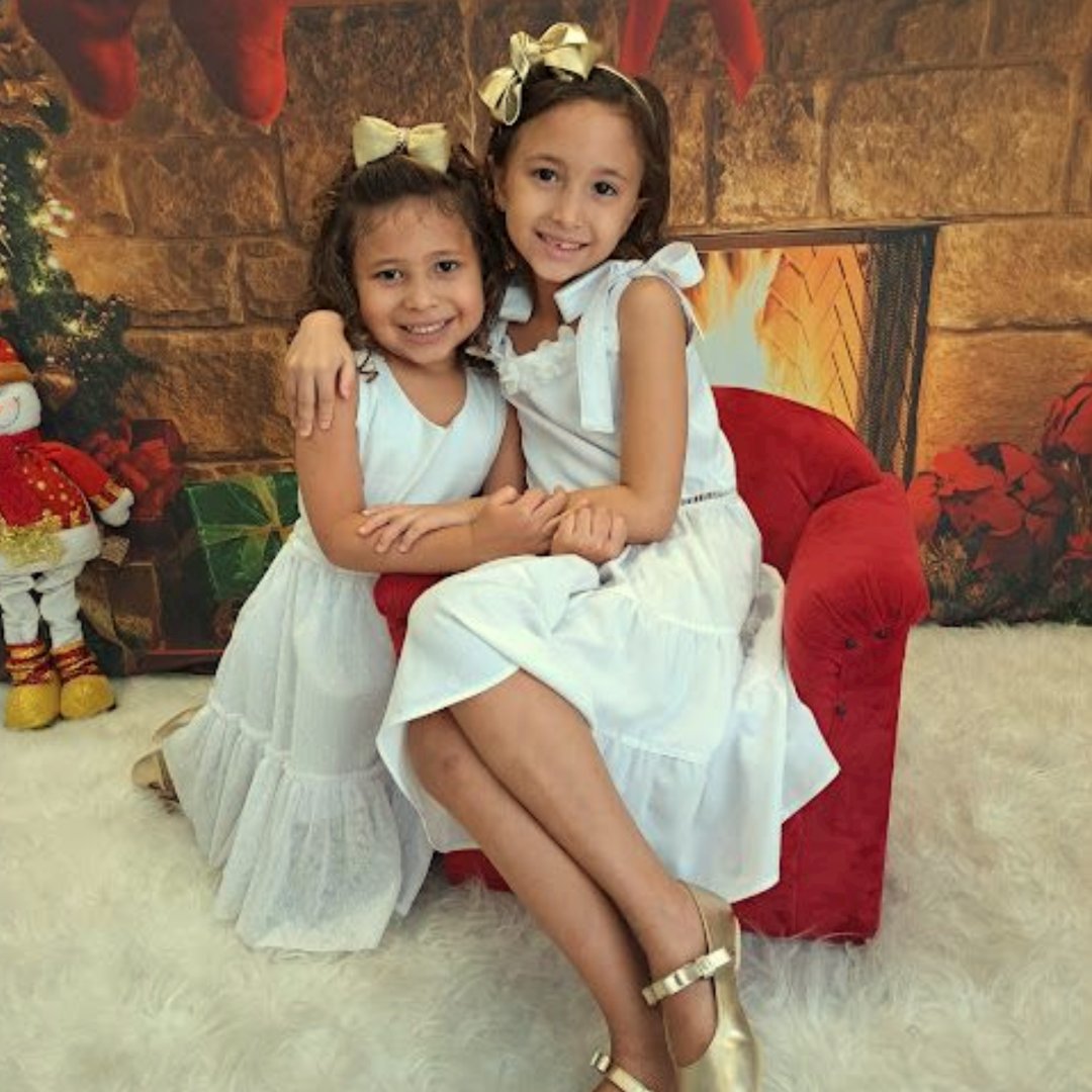 guimassoul's tweet photo. Vem que está chegando o Natal !!!!

#natal #paidemeninas #paideduas #familia #feliznatal https://t.co/O8ewQlsS4w