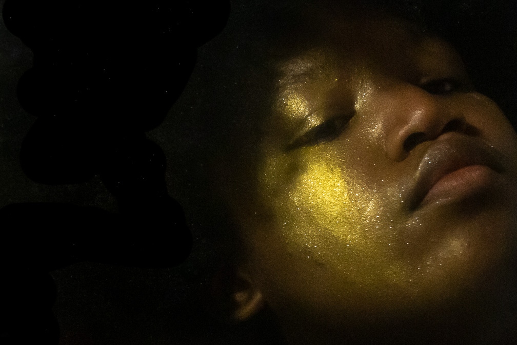 "Afro Flawless" © Kevannah Berry
from the online exhibit Portrait: Self and Others. To view all the selected images please follow the link bit.ly/PPG-Portrait-S…

#photoplacegallery #fineartphotography #fineartphoto #portraitphotography #fineartportrait #portrait #portraitphoto