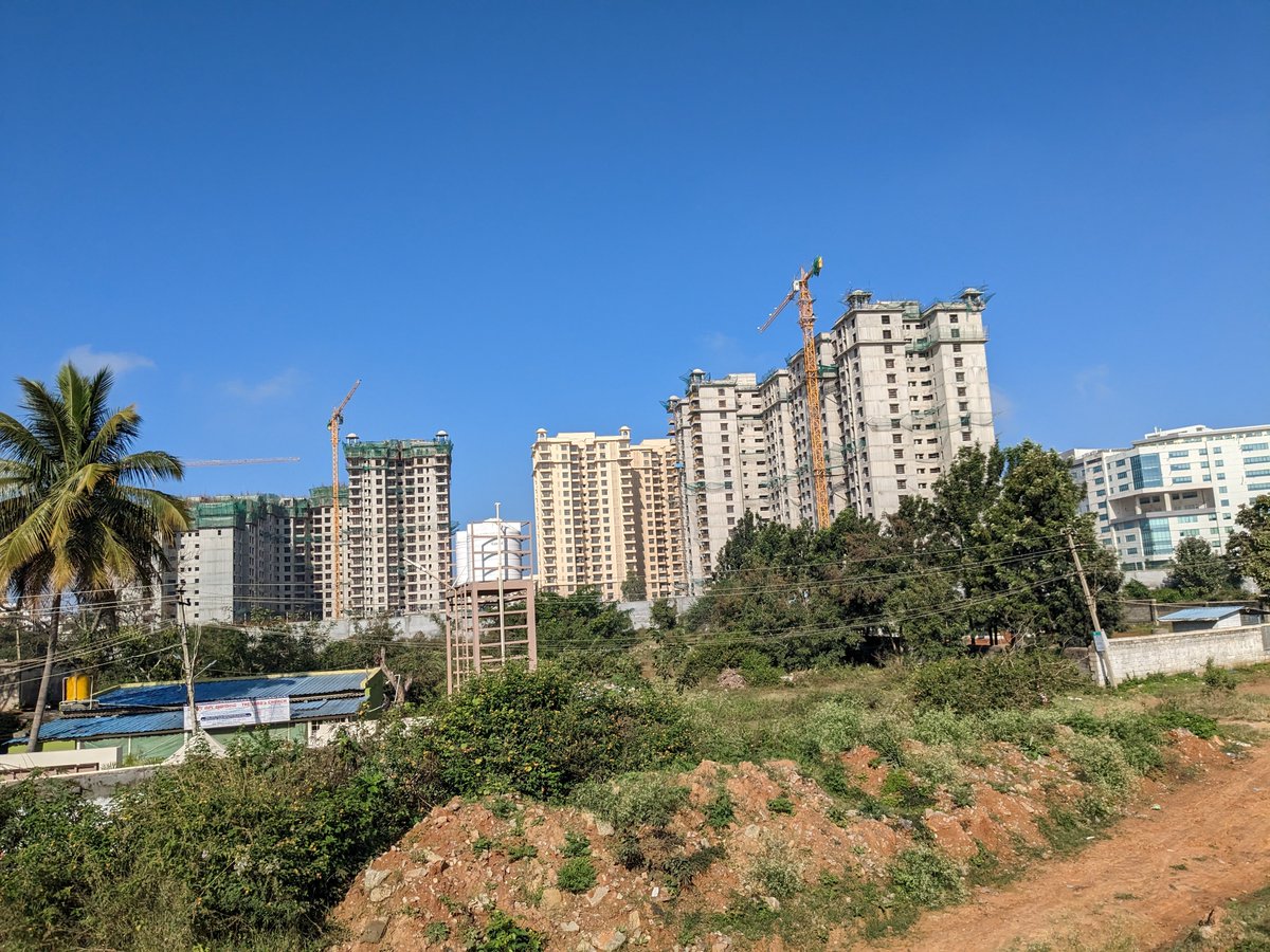 IndexKarnataka's tweet image. &quot;Sobha royal pavilion&quot;, Hadosiddapura, carmelaram

Royal Pavilion is an Amalgamation of Mughal, colonial &amp;amp; Hindu architecture offering a stunning array of world-class recreational amenities

Land Area: 23.6 acres
16 Towers(2B+G+16 floors)
One tower construction nearing completion