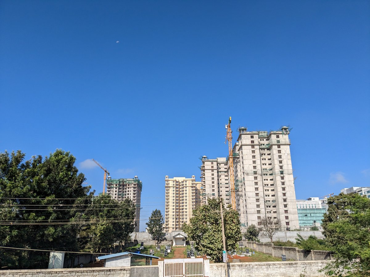 IndexKarnataka's tweet image. &quot;Sobha royal pavilion&quot;, Hadosiddapura, carmelaram

Royal Pavilion is an Amalgamation of Mughal, colonial &amp;amp; Hindu architecture offering a stunning array of world-class recreational amenities

Land Area: 23.6 acres
16 Towers(2B+G+16 floors)
One tower construction nearing completion