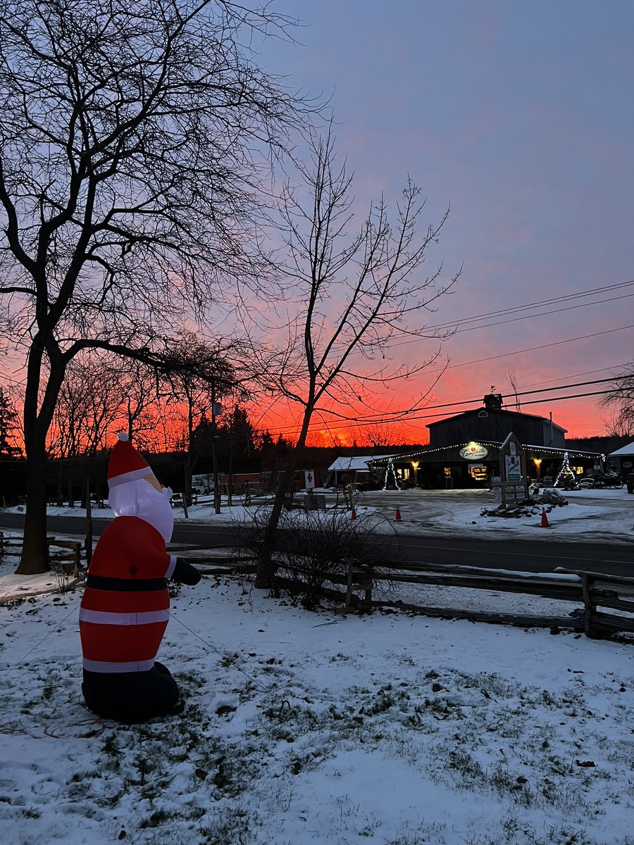 Campbell's Orchards (@campbellsorchar) on Twitter photo Red sky in the morning drivers take warning. <a href="/KelseyMcEwen/">Kelsey McEwen</a> <a href="/weathernetwork/">The Weather Network</a> #ONStorm Red sky in the morning drivers take warning. <a href="/KelseyMcEwen/">Kelsey McEwen</a> <a href="/weathernetwork/">The Weather Network</a> #ONStorm