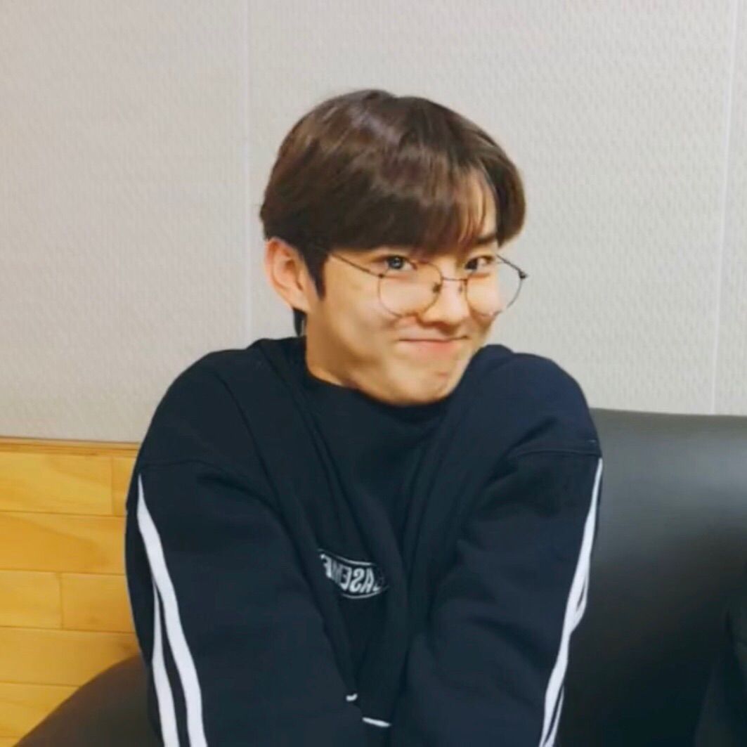 straytracker's tweet image. 𝙐𝙂𝙇𝙔 𝙁𝙐𝙉𝙉𝙔 𝘿𝘼𝙔

Sube una de tus peores fotos, de las más graciosas, o de las que más vergüenza te den y etiqueta a cinco personitas solo por fastidiar