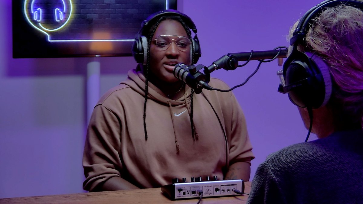 Junie begon zeven jaar geleden bij Landstede MBO op niveau 2 en heeft inmiddels drie mbo-studies afgerond. Nu volgt ze de niveau 4-opleiding Mediavormgever. luister naar haar verhaal: onderwijsmagazine-zinmag.nl/2022/zinmag-po… #mbo #podcast #onderwijs