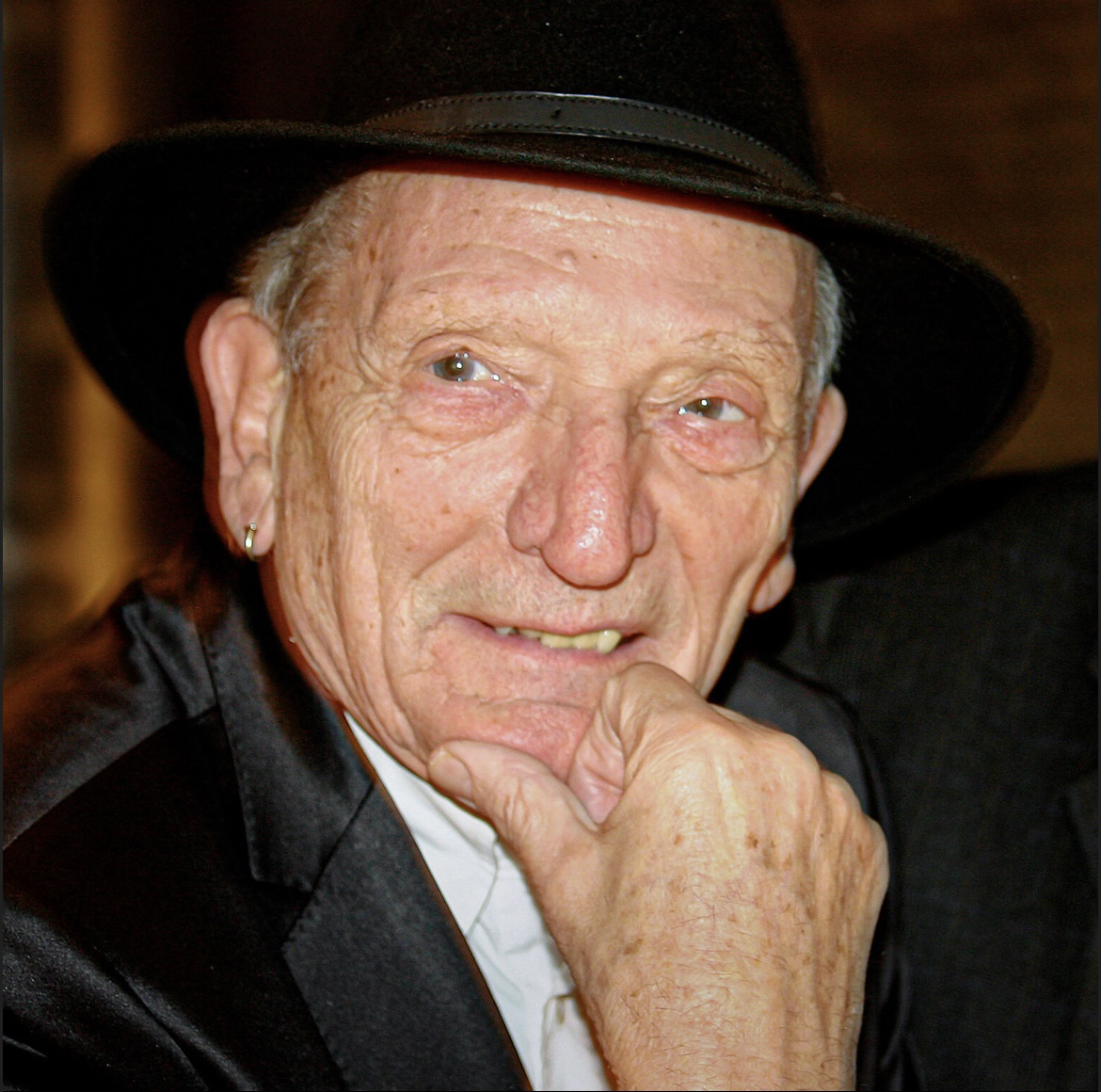 Er bleibt unvergessen — heute wäre die Jahrhundert-Persönlichkeit #KurtWeidemann 100 Jahre geworden!
Im @DasStadtPalais Stuttgart findet um 19 Uhr eine Gedenkveranstaltung mit reichlich Prominenz der deutschen Design-Szene statt. Foto: © <a href="/typolis/">Michael Typolis ㎆</a>
<a href="/DB_Presse/">Deutsche Bahn AG</a> <a href="/MercedesAMG/">Mercedes-AMG</a> <a href="/Porsche/">Porsche</a>