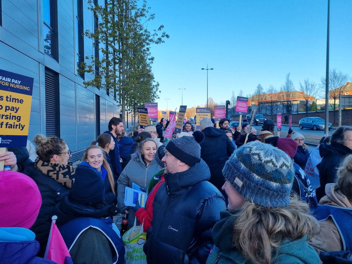 ULivUCU2's tweet photo. Wow the nurses pickets are inspiring! It was an honour to support them today - you deserve everything you're asking for and MORE! And it's obvious from the support here you're going to get it 💙 #NursesStrike #RCNStrike #NursesPayRiseNow @theRCN https://t.co/9YdGCG6vZU