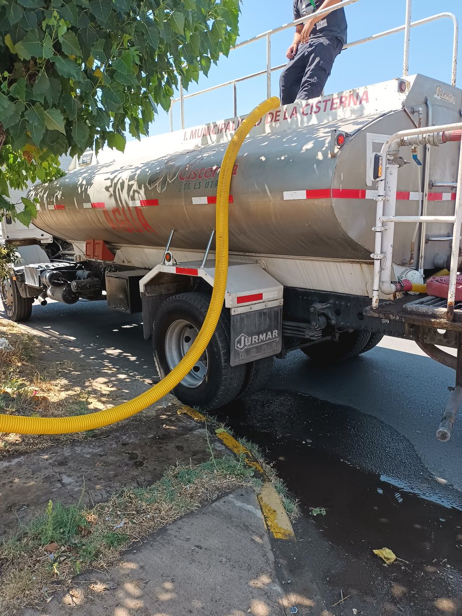 Yanecisisis's tweet photo. @aguas_andinas corresponde que camión aljibe de la municipalidad de la cisterna cargue 5000 litros de agua desde grifo, está ubicado en Alonso de etcilla con avenida osea la cisterna https://t.co/TC7aM3zNSh