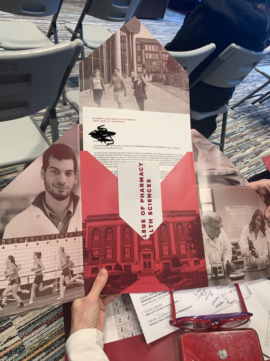 ClassPreston's tweet image. It’s a great day when you go to a conference at @acphsofficial and one of your counselors is given an acceptance letter for one of their students!! @MrDennisGreen @AnibalSolerJr @SCSchools