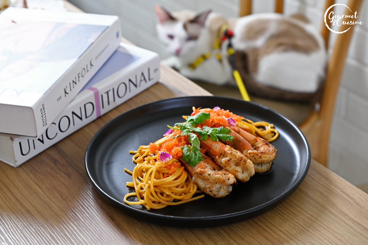 gourmetthai's tweet photo. Lay & Lu คาเฟ่ Pet-Friendly ใกล้ BTS ปุณณวิถี บรรยากาศอบอุ่นเหมือนบ้าน กับเมนูบรั้นช์โฮมเมดที่ทำด้วยใจ ขนมเค้กทำเอง และกาแฟที่ไม่เป็นรองใคร
.
📍ซ.สุขุมวิท 8
⏰ อังคาร-อาทิตย์ 9.00-17.00 น.
#gourmetandcuisine
#gcreview https://t.co/Jc0vzvmjWc