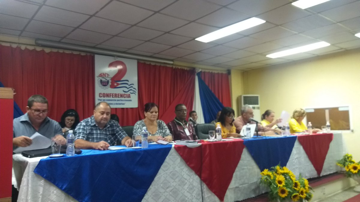 Se desarrolla en #PinardelRío 2da Conferencia del Sindicato Nacional de Trabajadores del Comercio, la Gastronomía y los Servicios #ComercioPinar #PinarSeRecupera #CubaViveyVence <a href="/BetsyDazVelzqu2/">Betsy Díaz Velázquez</a> <a href="/MincinCuba/">Comercio Cuba</a> <a href="/PedroVctorSimn2/">Pedro Víctor Simón Rodríguez</a> <a href="/gecom_pr/">Grupo Empresarial de Comercio Pinar del Río</a> <a href="/Novalmarlene18/">Marlene Noval rivas</a> <a href="/PresidenciaCuba/">Presidencia Cuba 🇨🇺</a>