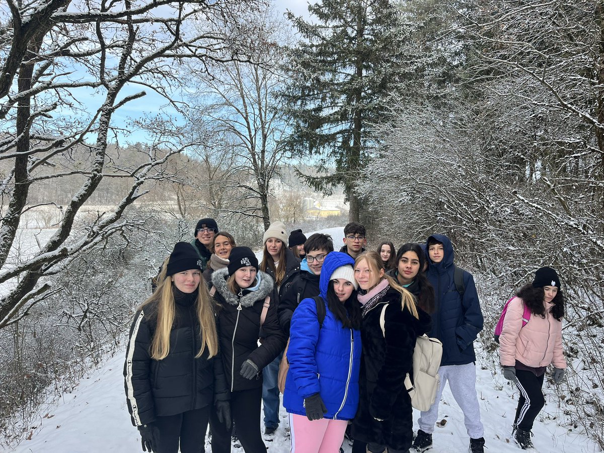 Nellysmdlv's tweet photo. Last day! Workshop ‘water supply’ y último paseo por Lauterhofen #La2La @NazaretArrecife @EUErasmusPlus @ErasmusSMDV @OPEECanarias @sepiegob @coleinnovadores @ErasmusplusFR #opportunies https://t.co/gokR2q7iYL