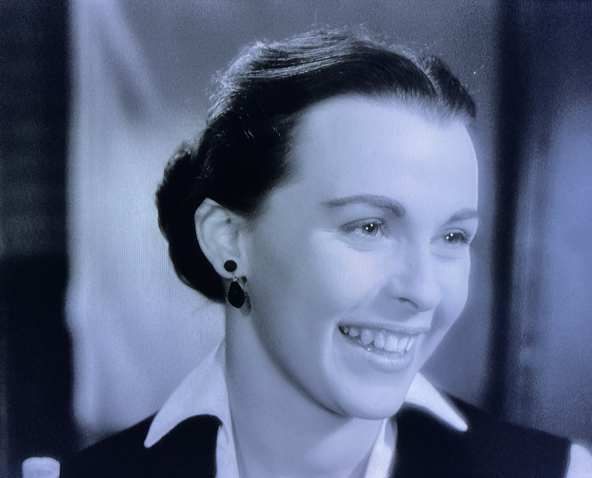 クレア ブルーム 画像 最新情報まとめ みんなの評判や口コミが見れる ナウティスモーション