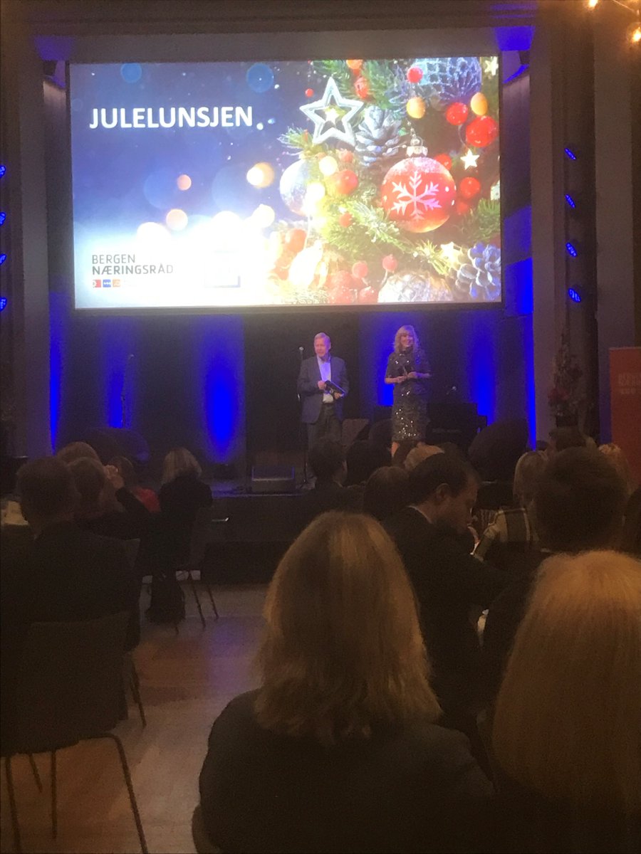 Stemningsfull julelunsj hos @BergenChamber og med en knallgod tête-à-tête mlm avtroppende @BNmarit og påtroppende Monica Mæland som ny direktør i Næringsrådet. Stor takk for enorm innsats til både @BNmarit og @BNatle gjennom mange år. Gratulerer Stine Neteland som årets Sunniva.