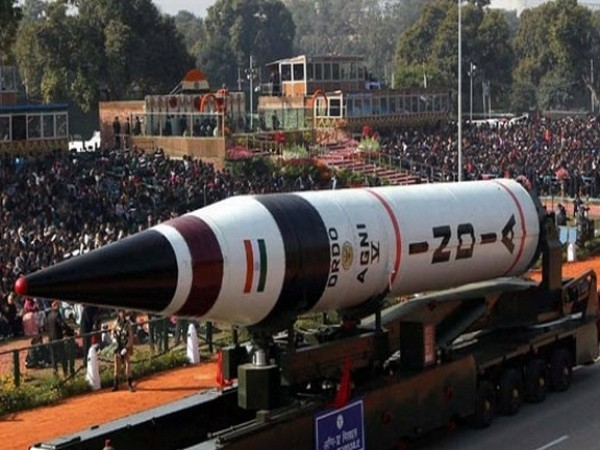 ani_digital's tweet photo. India successfully carries out night trials of over 5,000 Km range Agni-5 ballistic missile

Read @ANI Story | https://t.co/jaEbuVlR9v
#agni5 #ballisticmissile #India https://t.co/JZiz3XbuA4