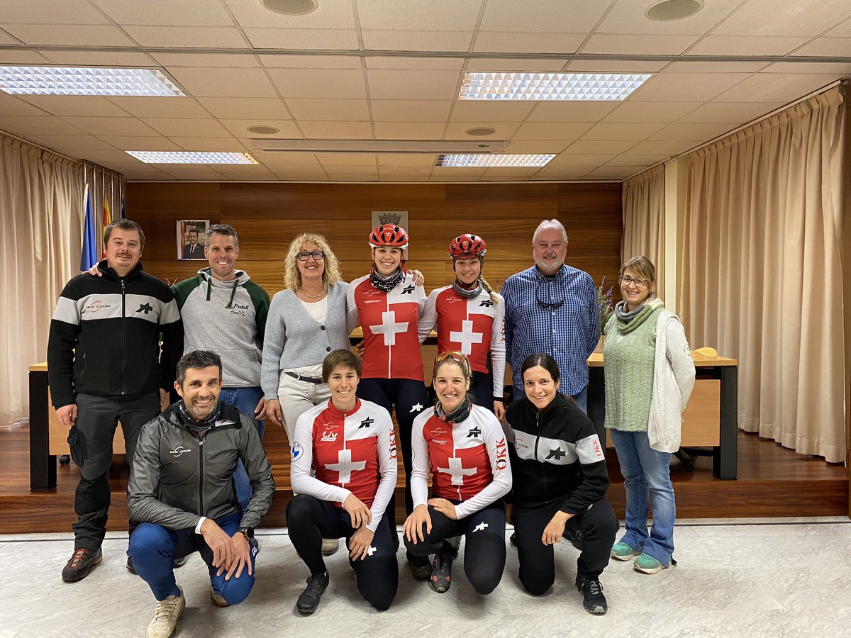 🙌🏼Aquest matí hem rebut l'equip de BTT  Suís a l'ajuntament.

Els trails que tenim al municipi @geobike_lopodall han estat aquesta setmana el seu lloc d'entrenament🚴‍♀️