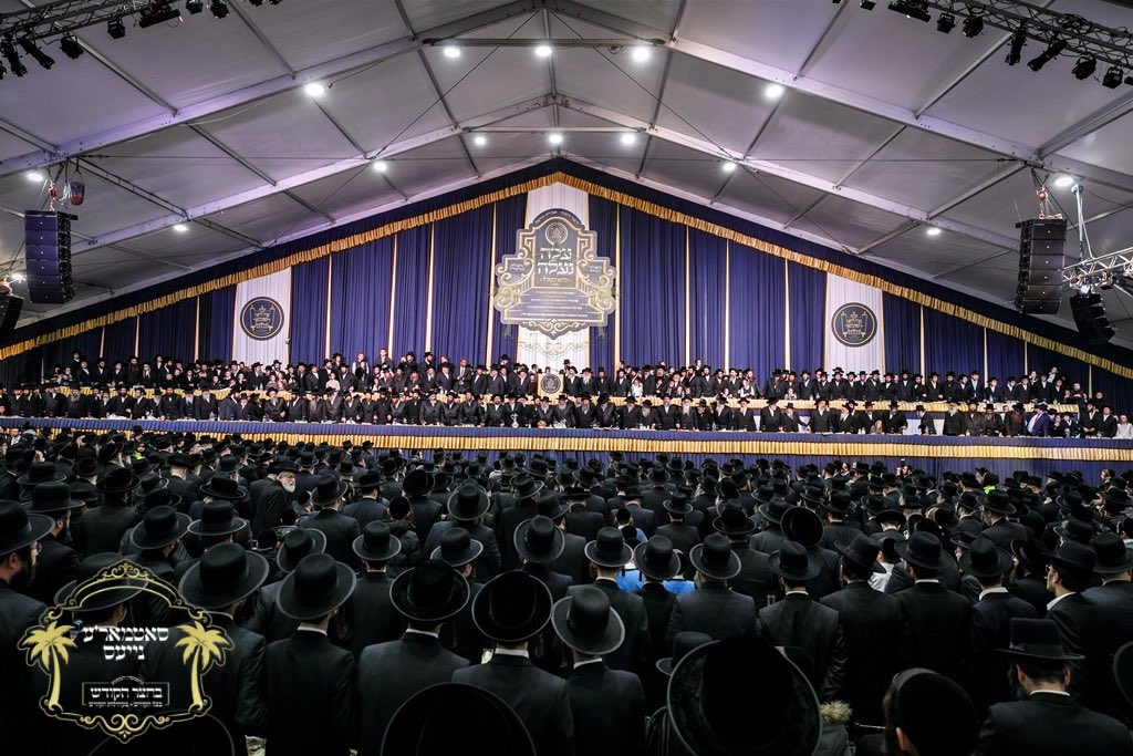 NYS Liutenant Governor @DelgadoforNY receives blessing from Satmar Grand Rebbe Aron at the annual #SatmarEvent in honour of the 78th #21Kislev #ChufAlefKislev rescue of Grand Rebbe Joel Teitelbaum OBM from the clutches of the #Nazis during #WW2 held in #Williamsburg #Brooklyn